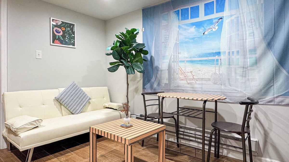 Spruce Hill Apartment | Private 1BR Garden-Level Suite near Upenn