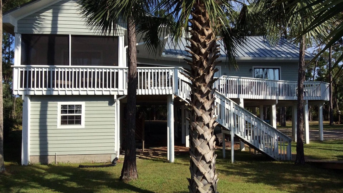 Plantation House | Private 2.5 acre bayfront. KAYAK LAUNCH + boat slip. August/Fall weeks 2025