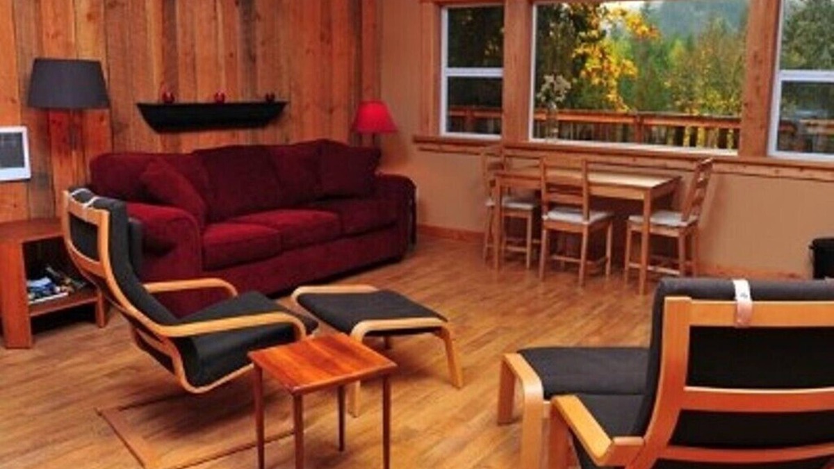 Zigzag Cabin | Private 2.5 Acres/Skiing & Hiking Nearby/Hot Tub
