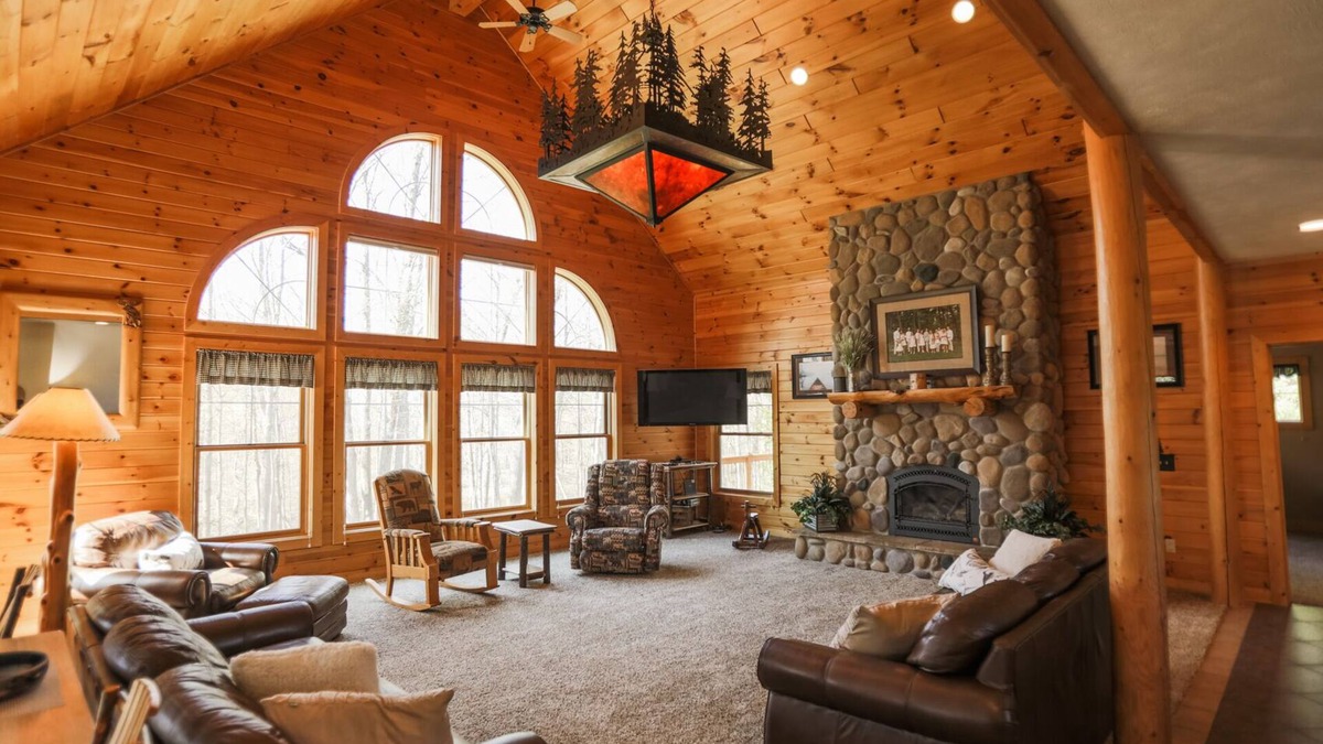 Rockford House | Private 2+ Acre Estate Home with River Frontage and Access