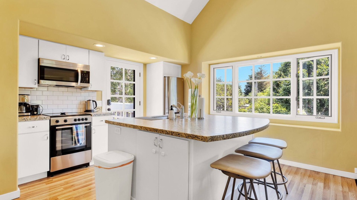 Fairbanks Ranch Apartment | Private 2 Bedroom/1 Bath Apartment - Secluded 2 acre Estate/Orchard