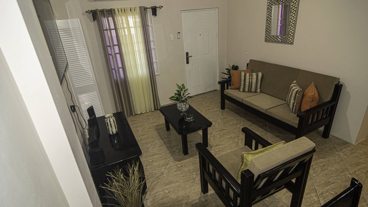 Tunapuna-Piarco Apartment | Private 2 bedroom apartment - 10 mins from Airport