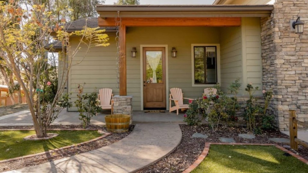 Escondido House | Private 2 bedroom apt in new craftsman ranch!