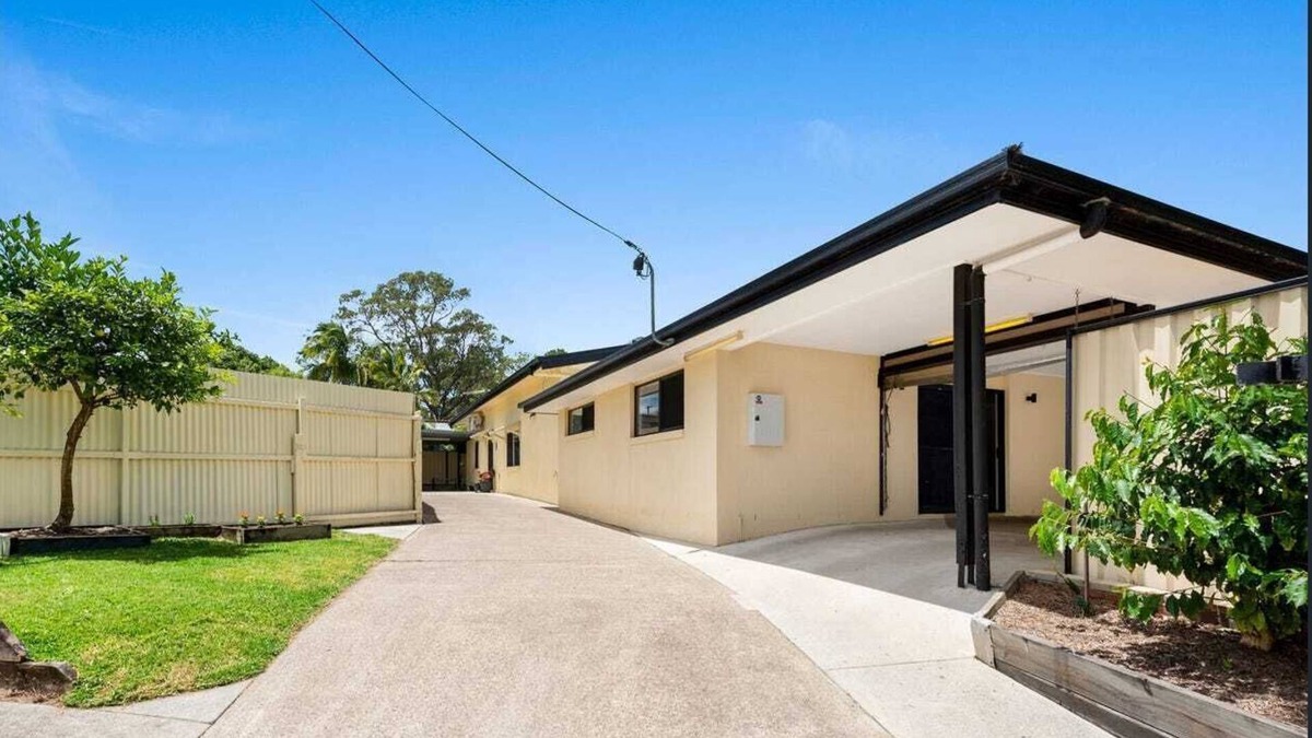 Darra Cottage | Private 2 Bedroom Granny Flat. Sleeps 5, Pets Welcome