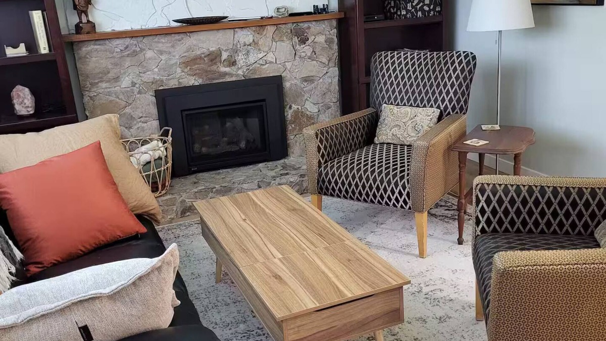 Delta Apartment | Private 2 bedroom suite 5 minutes to the Alex Fraser Bridge.
