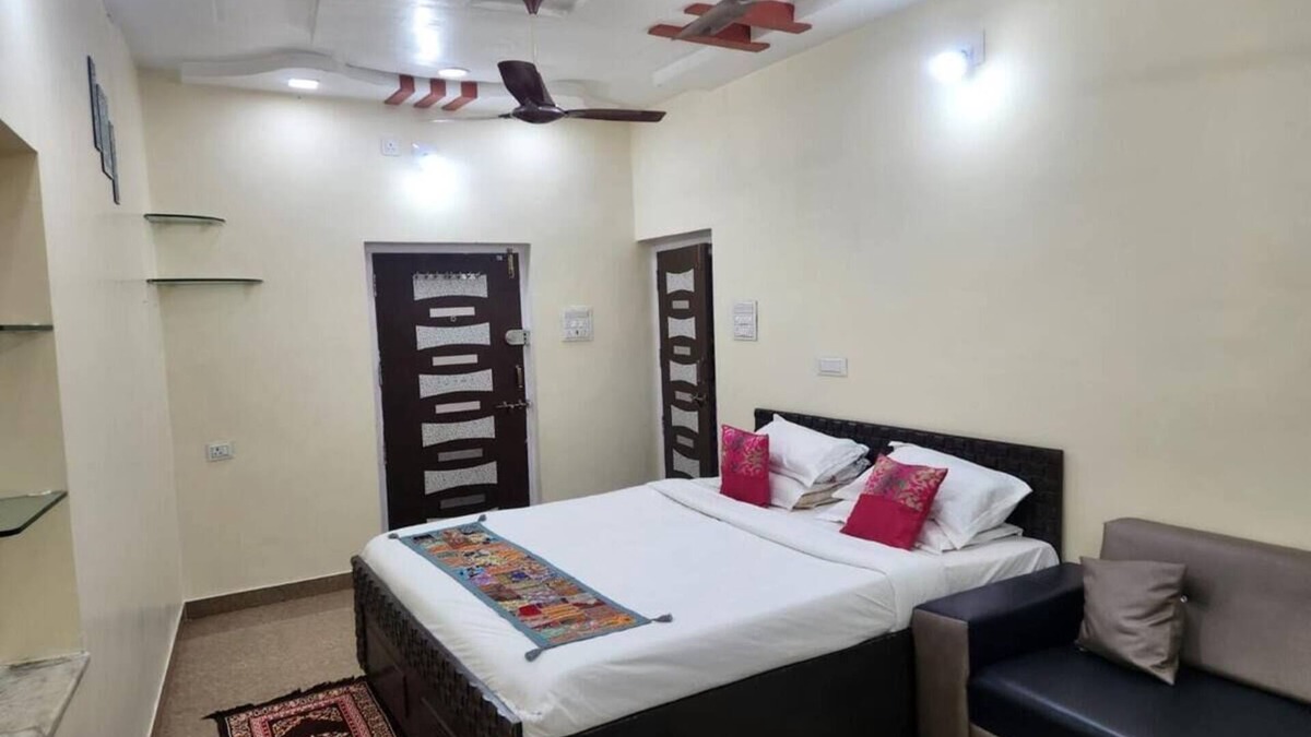 Abu Road Apartment | Private - 2 BHK Floor - Paddy's Luxurious Home Staynnnn