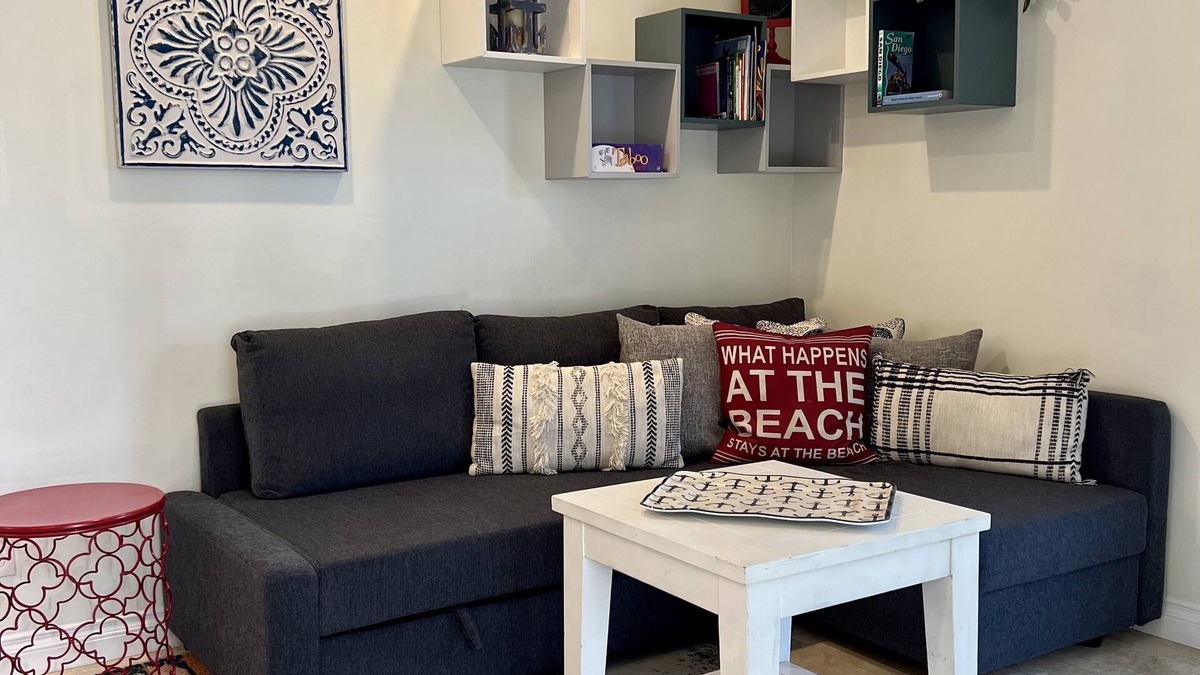 Leucadia House | Private 2 BR/1BA Family and Pet Friendly Home