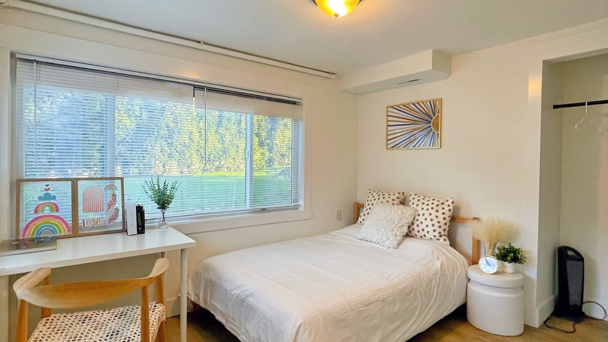 Viewpoint Apartment | Private 2bd 1ba close to Microsoft temple