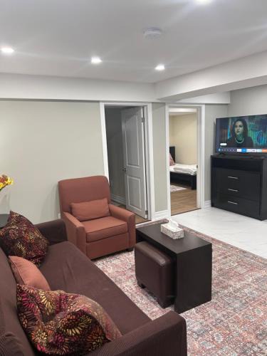 Pickering Apartment | Private 2bedroom Unit, Free Parking, Free from Smoke & Pet, Self-Check IN