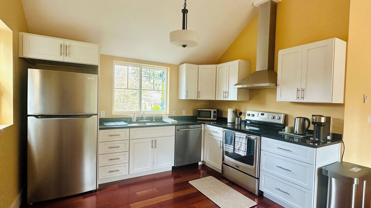 North Rose Hill House | Private 2BR Home with Own Entrance and Central Location