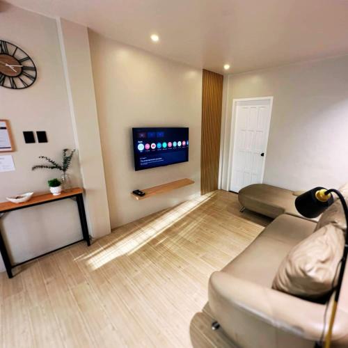 Mati House | Private 2BR Unit Netflix, WiFi & Comfort