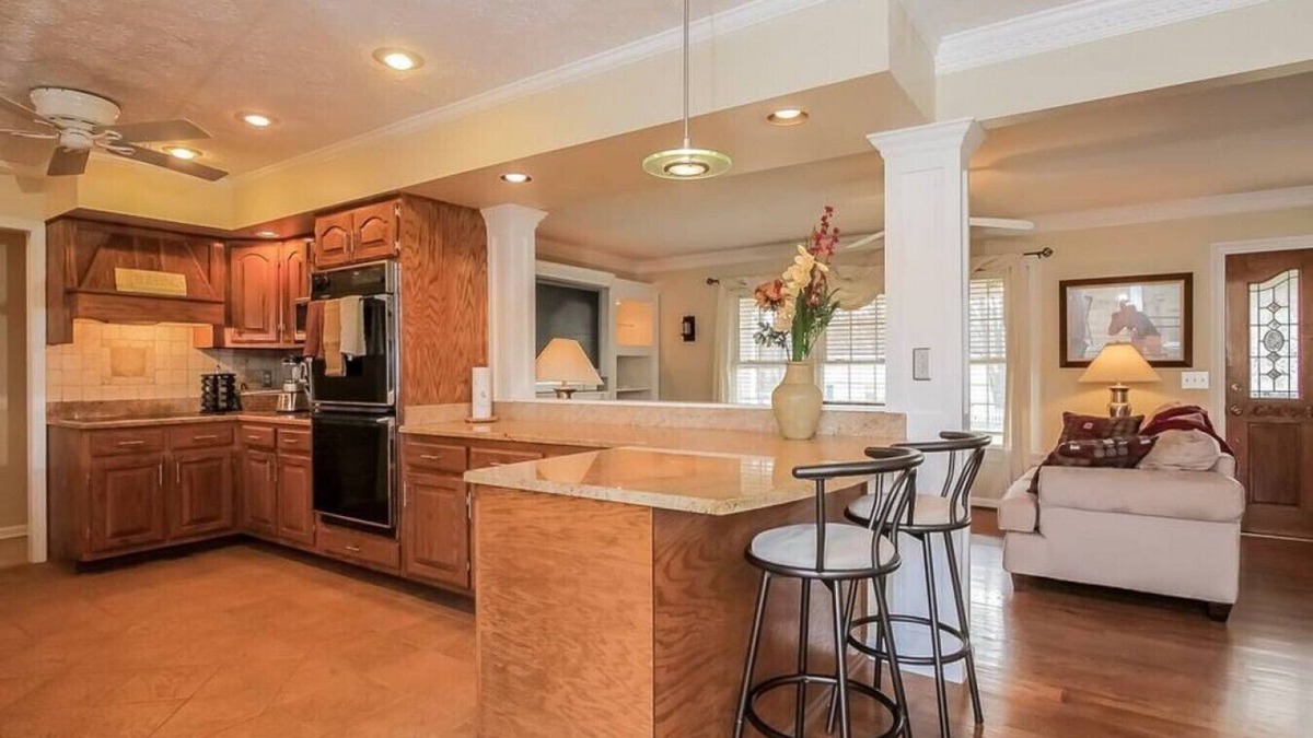 Millersville House | Private 3 Acre Home North Nashville with Hot Tub