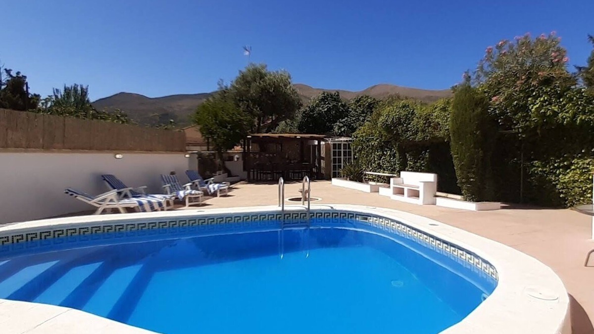 Arenas del Rey Apartment | Private 3 bedroomed apartment with private swimming pool.