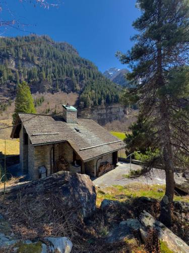 Augio House | Private 3-story villa in Val calanca, Rossa