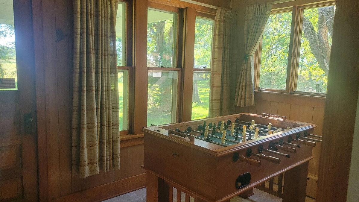 Chelsea House | Private, 4-bedroom country house in Chelsea. Located on the Iowa River.