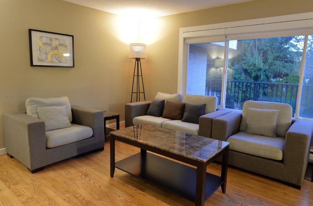 White Rock House | Private 4 bedrooms house with full kitchen & living room
