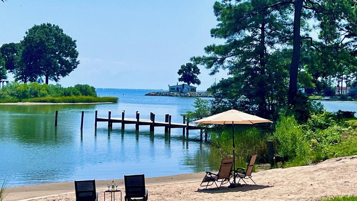 Reedville House | Private 5-acre Waterfront Retreat with Main & Guest House & BBQ Shed