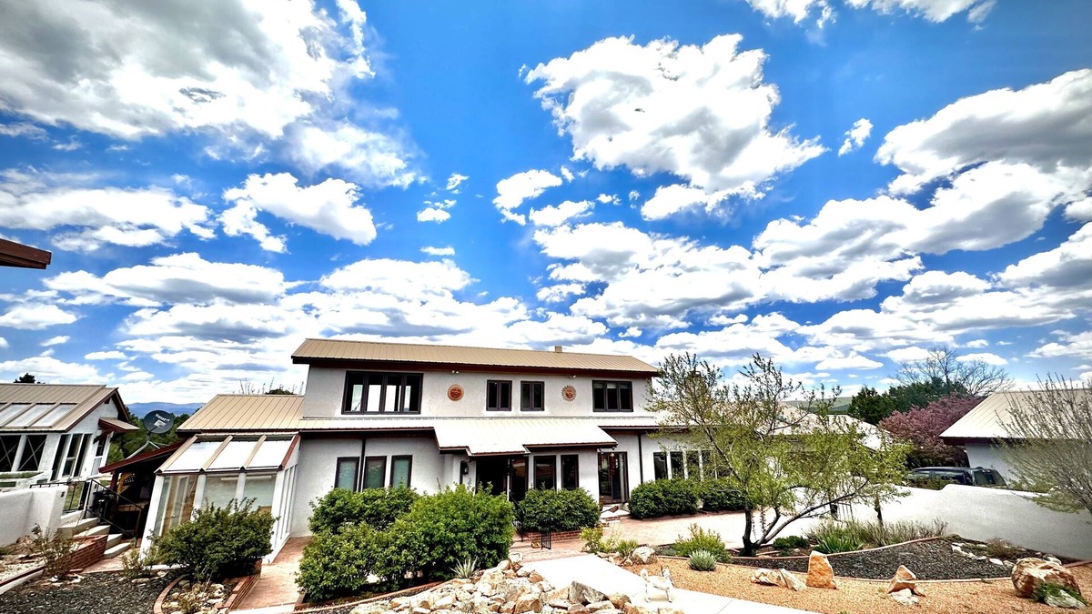 Rowe Villa | Private 5 BDR Pet Friendly Mountain Villa w/Jacuzzi minutes from Santa Fe