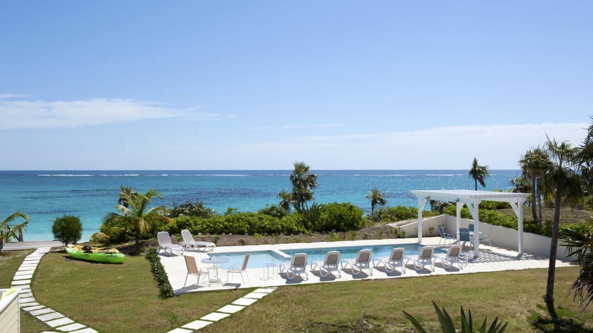 Double Bay House | Private 5-bedroom Beachfront Estate w/Heated Pool on Pink Sand Beach