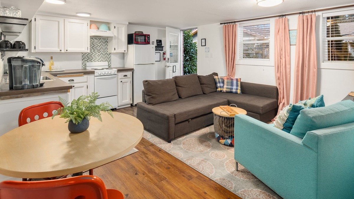 Three Tree Point Apartment | Private 5 Star One Bedroom Bungalow near the Airport/Ocean and 15 min to Seattle