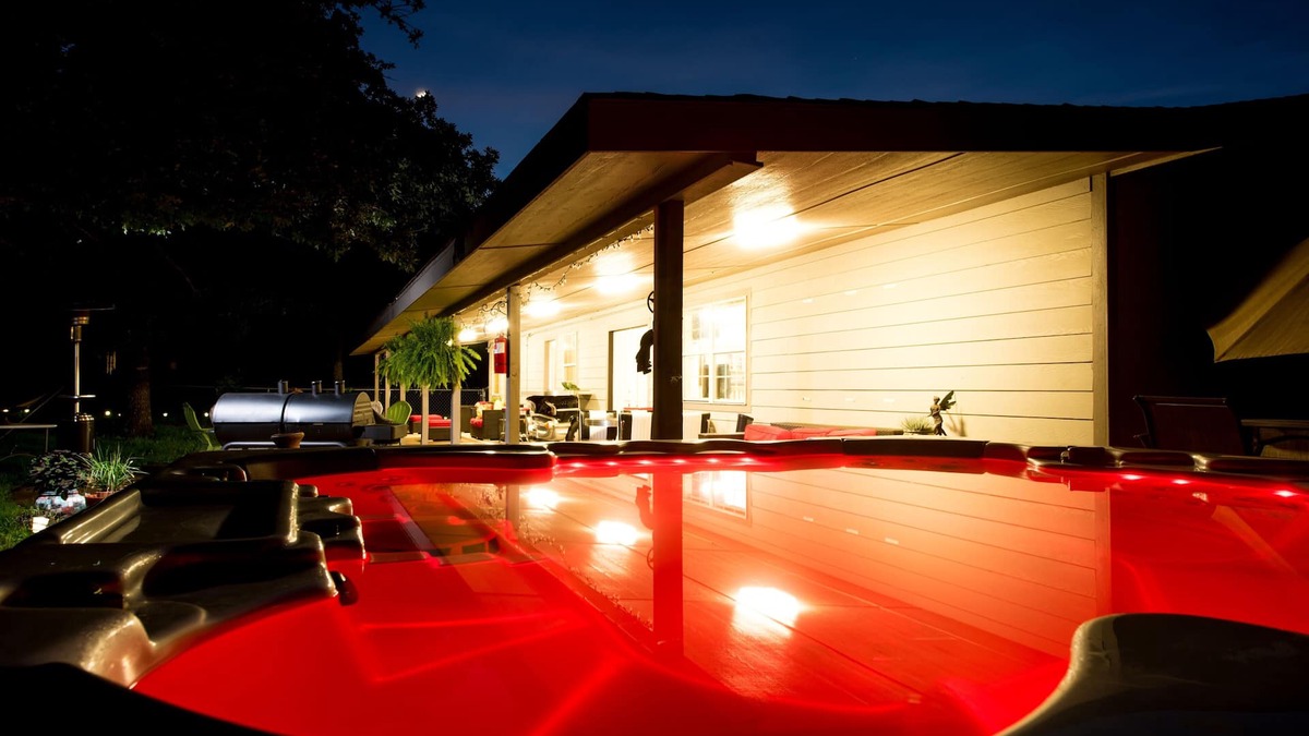 Kemp Cabin | Private 7 Bedroom Country Home On 5 Acres 10 Min From The Lake- Events/Reunions
