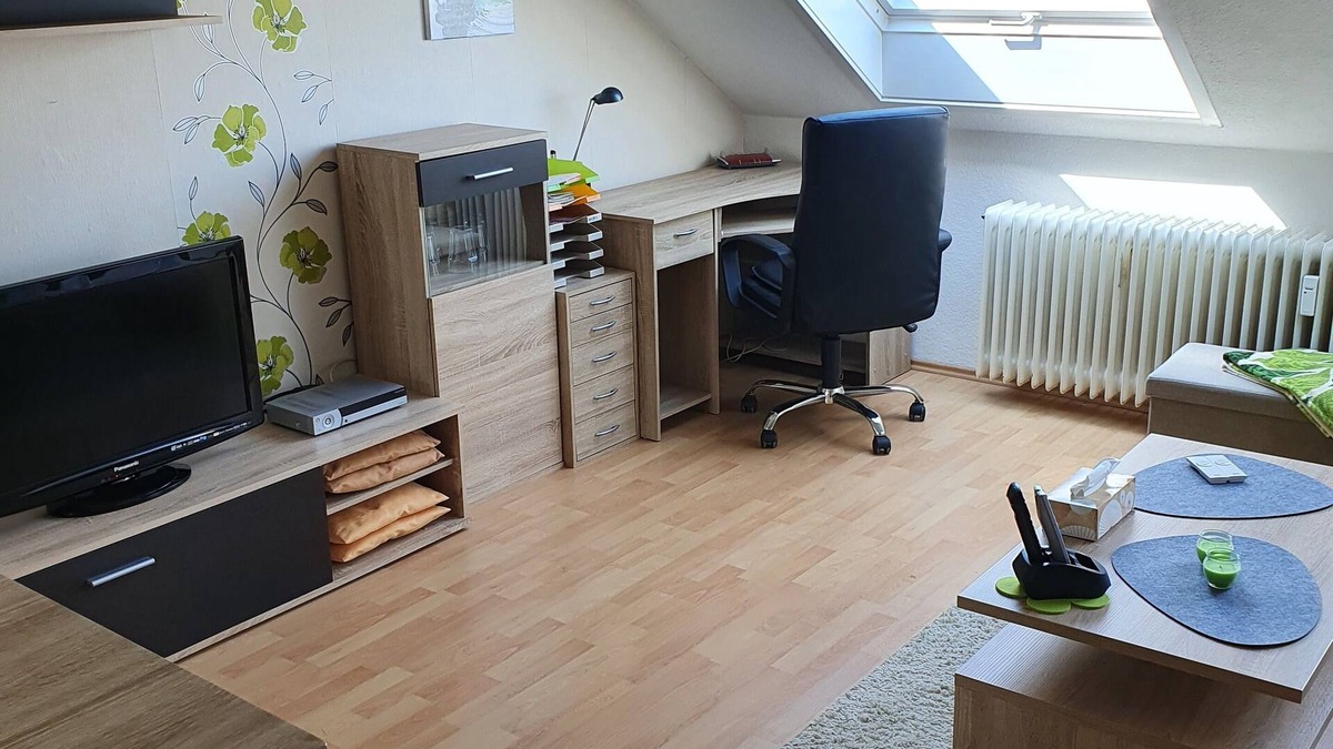 Leverkusen Apartment | Private accommodation in a 2 BR. Dachgeschoßwohnung. For 2 max. 3 Pers.