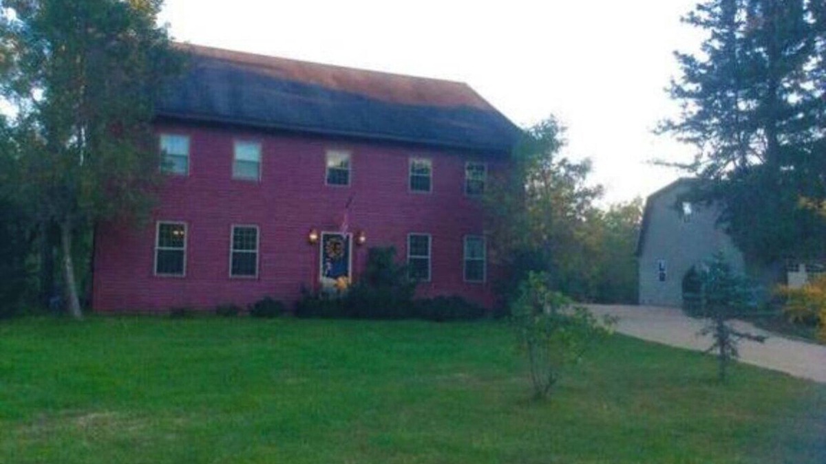 Pembine Bed & Breakfast | Private Americana-Themed Room with shared baths kitchenette
