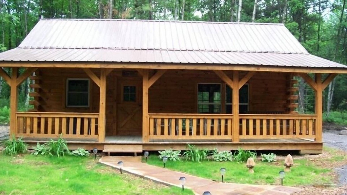 Black River Falls Cabin | Private Amish Log Cabin Getaway