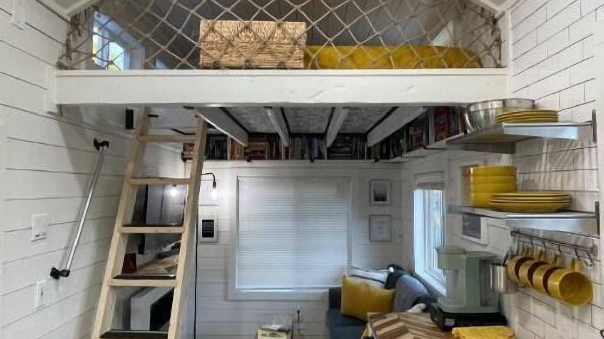 Gouldsboro House | Private And Cozy Tiny Home For Your Acadia Escape. Pet Friendly with Kayaks.
