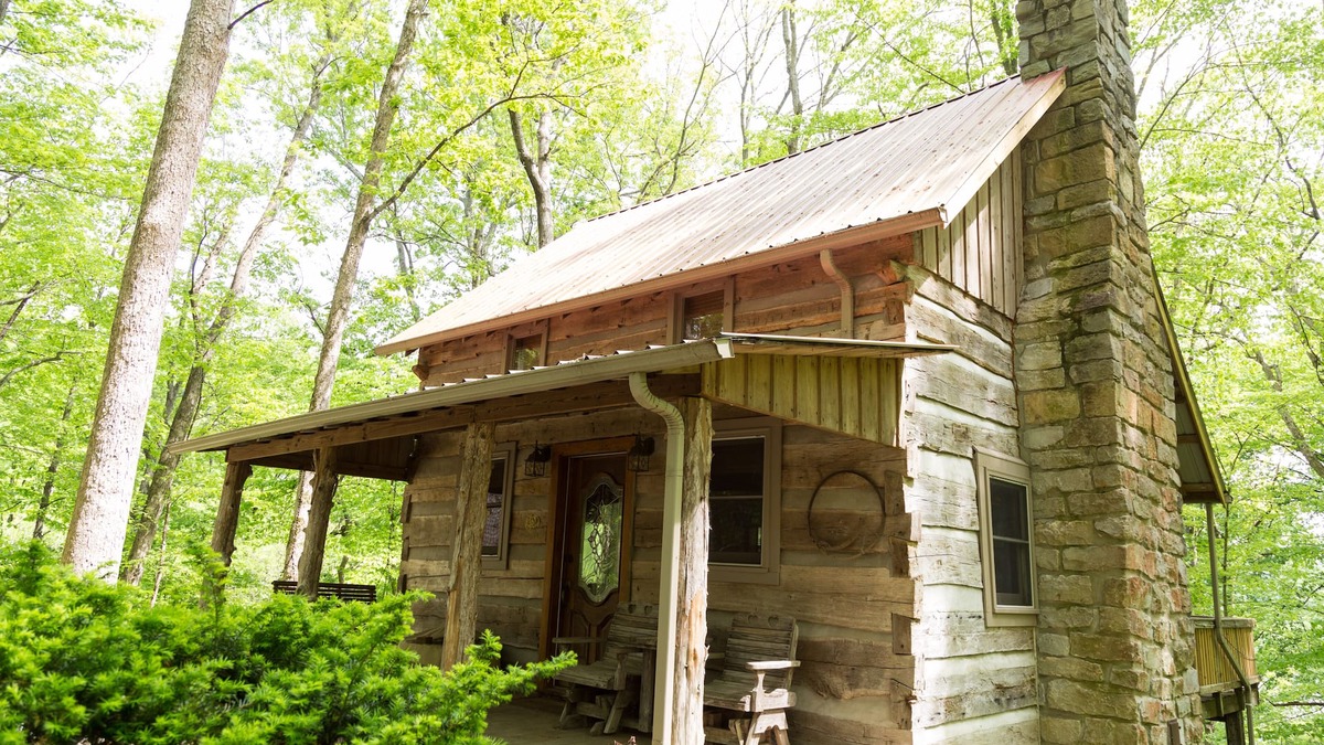 Scottsville Cabin | Private and Luxurious Rustic Hideaway on Barren River Lake