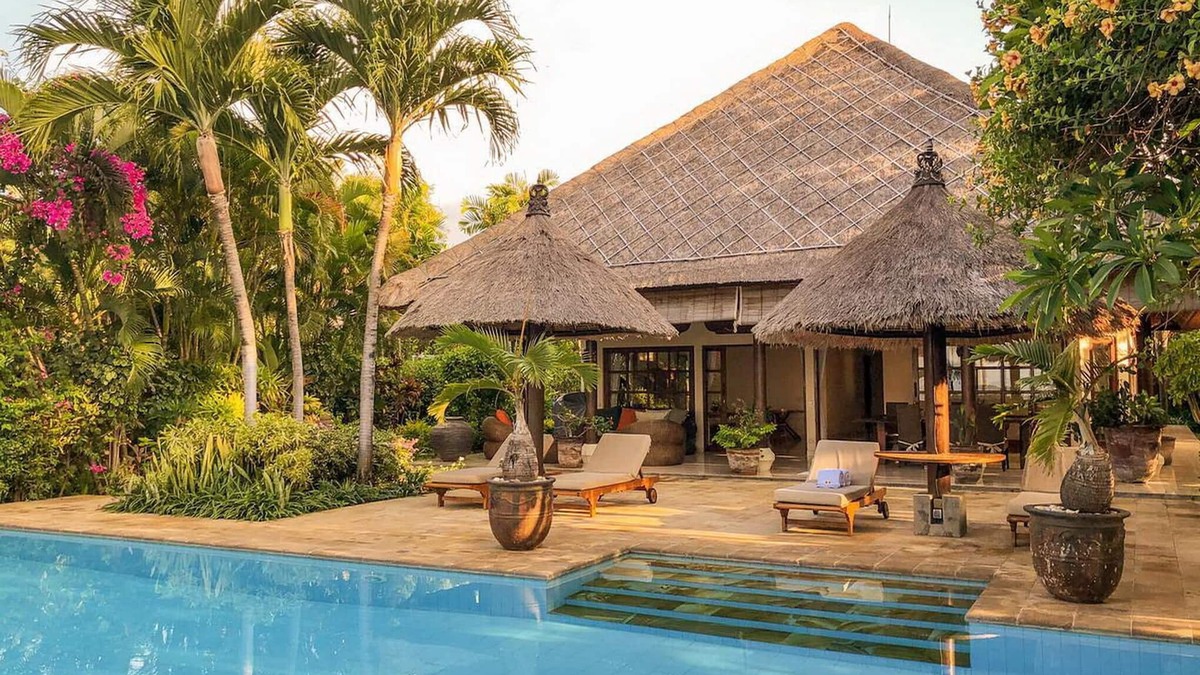 Lokapaksa Villa | Private and Peaceful Beachfront Pool Villa @ Lokopaksa, Seririt!