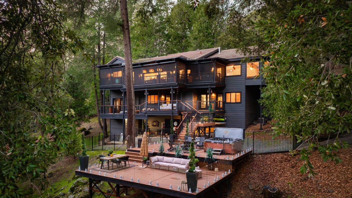 Cedar Ridge House | Private and Serene Rollins Lake Water Front Estate