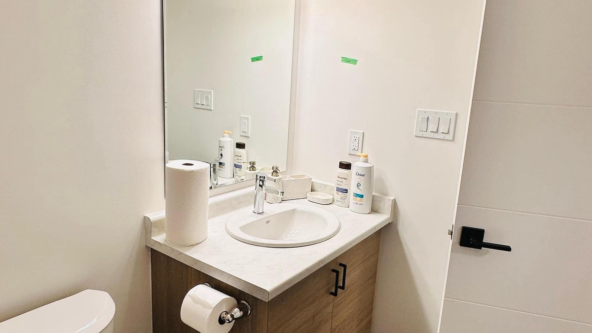 Doon South Apartment | Private and Spacious Basement Studio