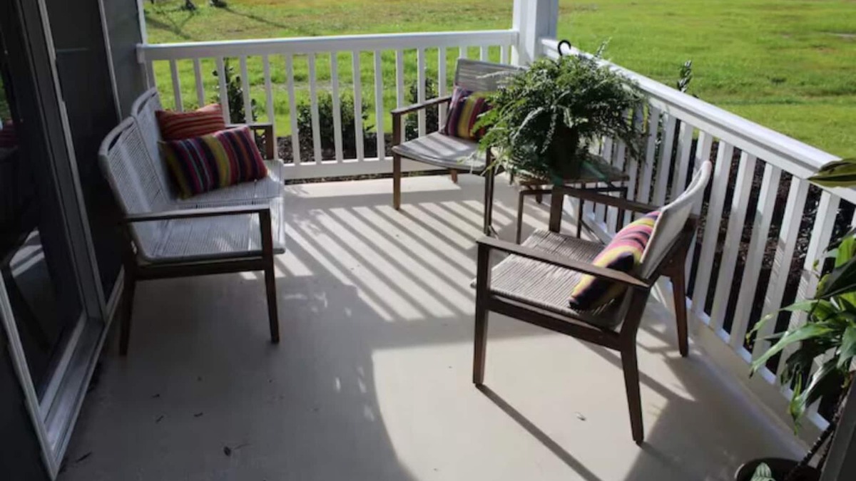 Carrollton Apartment | Private apartment close to all major Hampton Roads attractions.