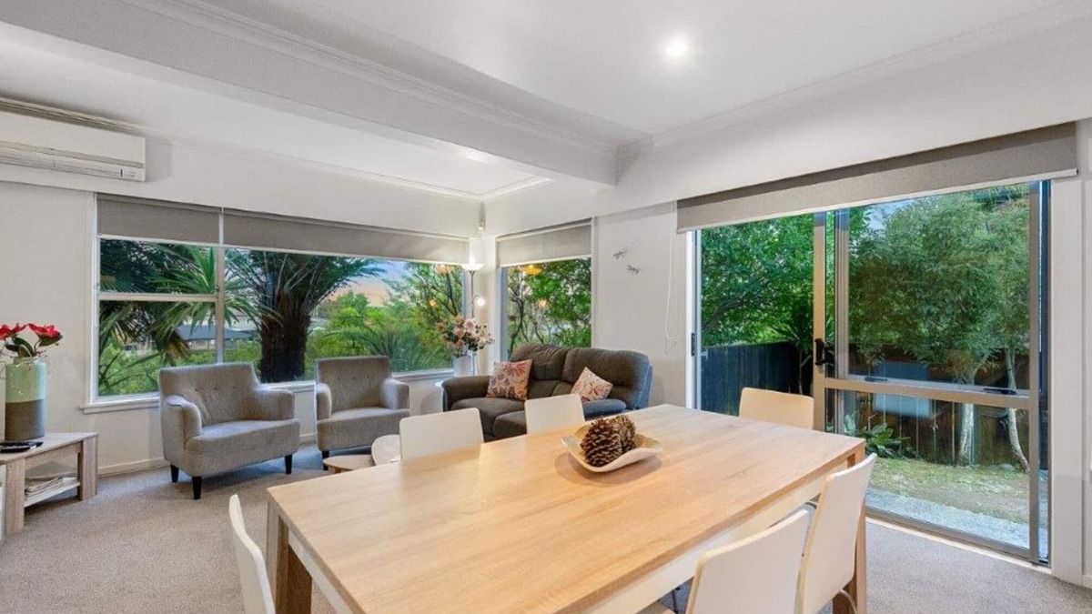 Hamilton North Apartment | Private Apartment Close to City