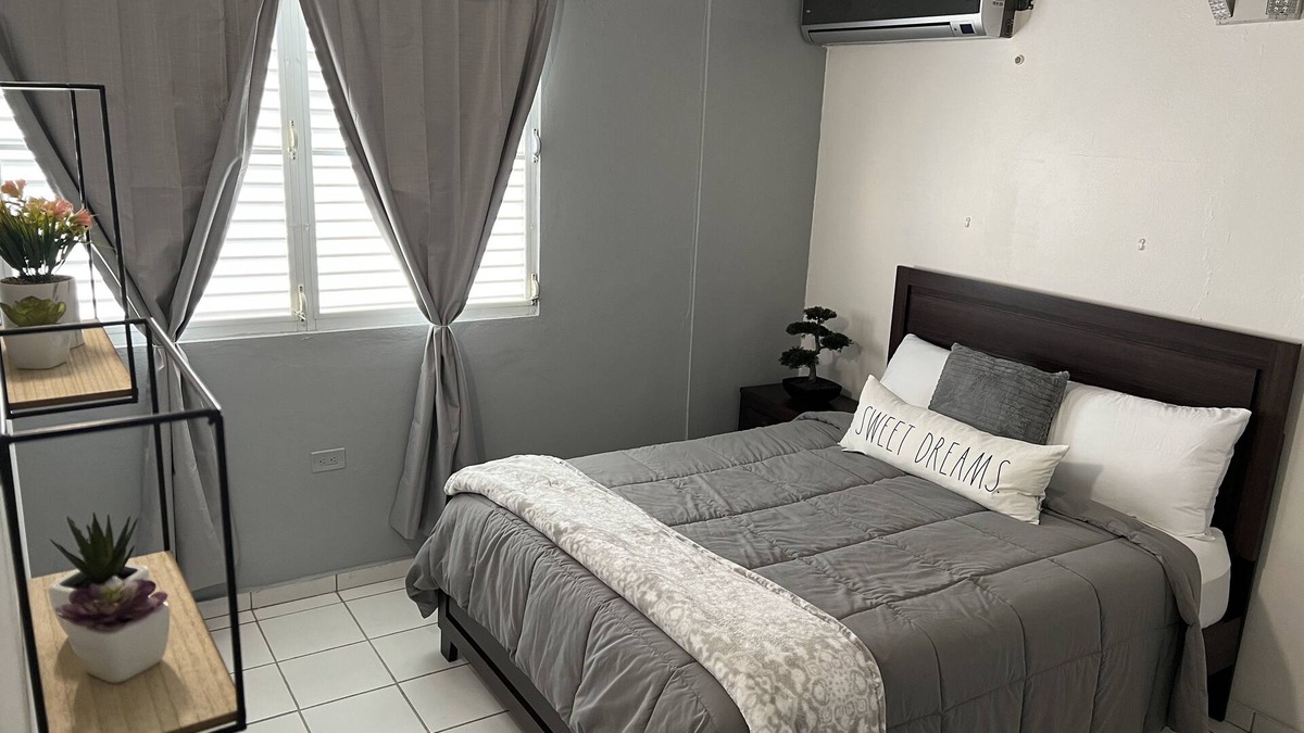 Eleanor Roosevelt Apartment | Private Apartment close to everything you need!