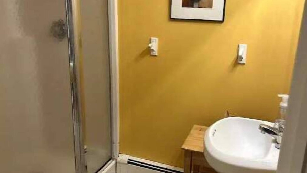 Hanover House | Private apartment in-town Hanover and near DHMC