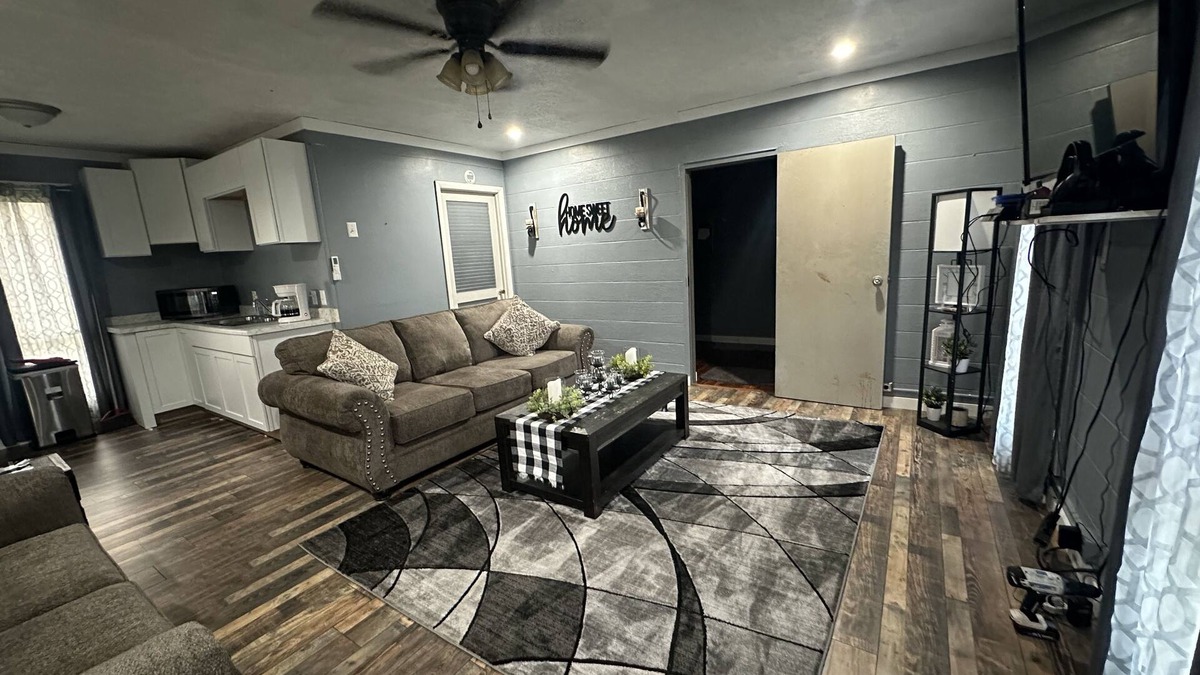 Ransom Apartment | Private apartment, located close to the Hatfield & Mccoys sites and trails!