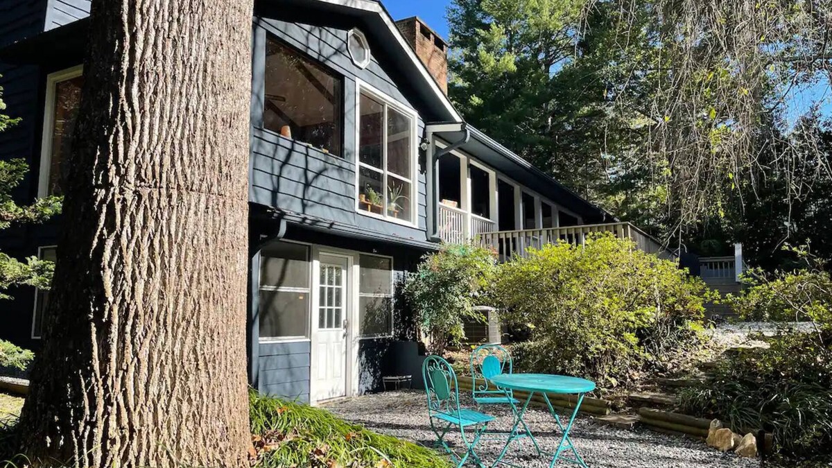 Landrum Apartment | Private Apartment on Beautiful Grounds, Walking Distance to Landrum SC