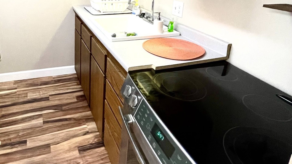 Manchester Apartment | Private apartment with kitchen & laundry in North End - Flexible cancellation!