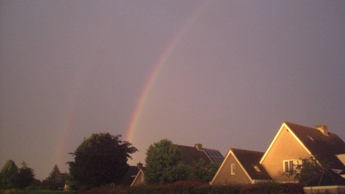 Vlijmen Apartment | Private apartment with with terrace 7 km from the center of Den Bosch!