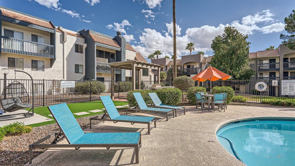 Tucson Apartment | Private apartment with POOL & SOCCER FIELD