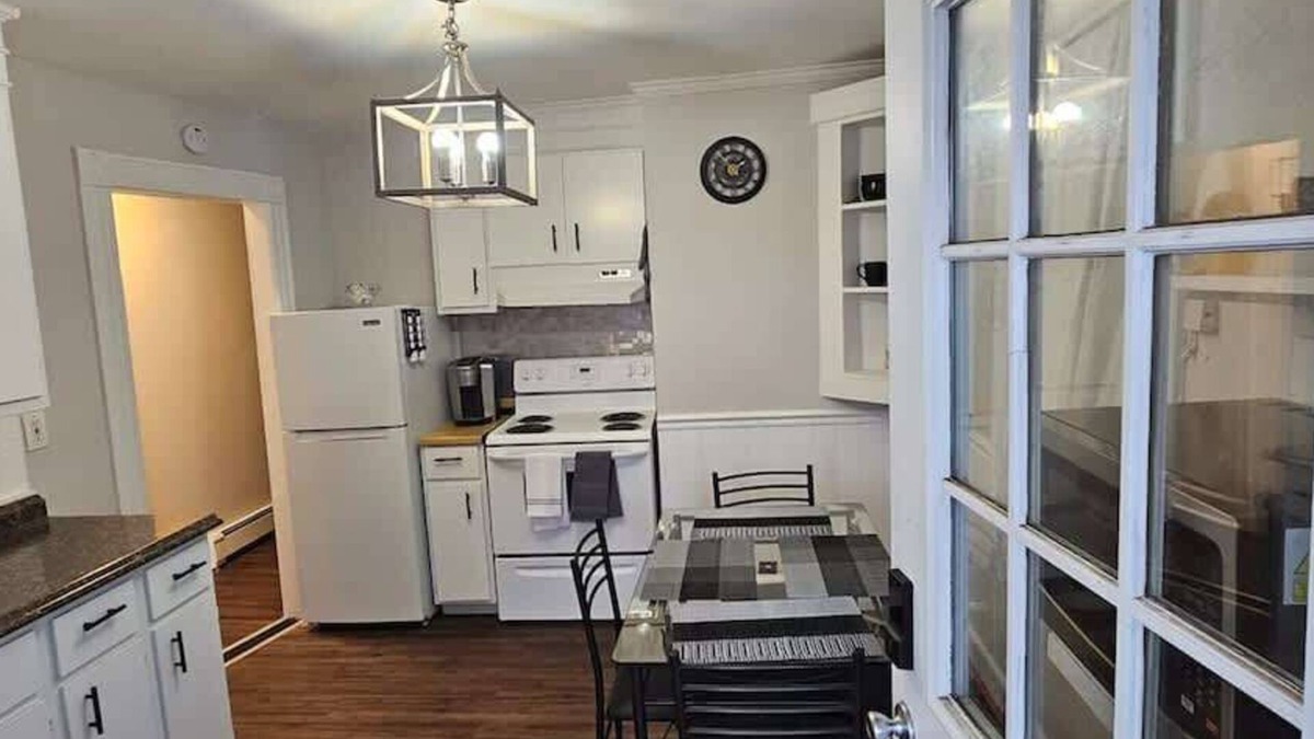 Middletown Apartment | Private Apt in Middletown-Wesleyan
