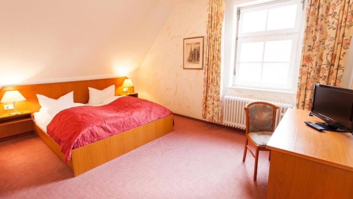 Wolfsburg Hotel | Private area in the hotel - barbecue area, terrace, bar and common room