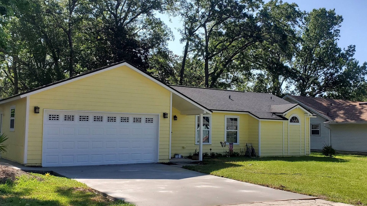 Fleming Island Apartment | Private attached apartment 1 bed 1bath, kitchenette, liv room, private laundry.