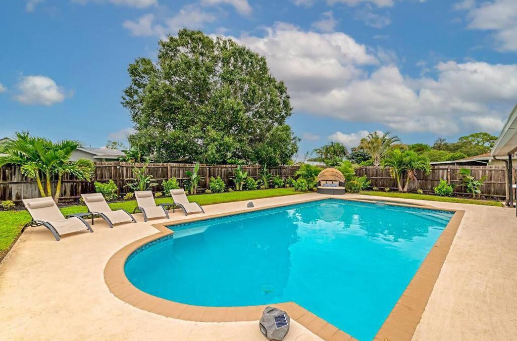 Sarasota Springs House | Private Backyard Oasis! Hot Tub & Salt Water Pool!