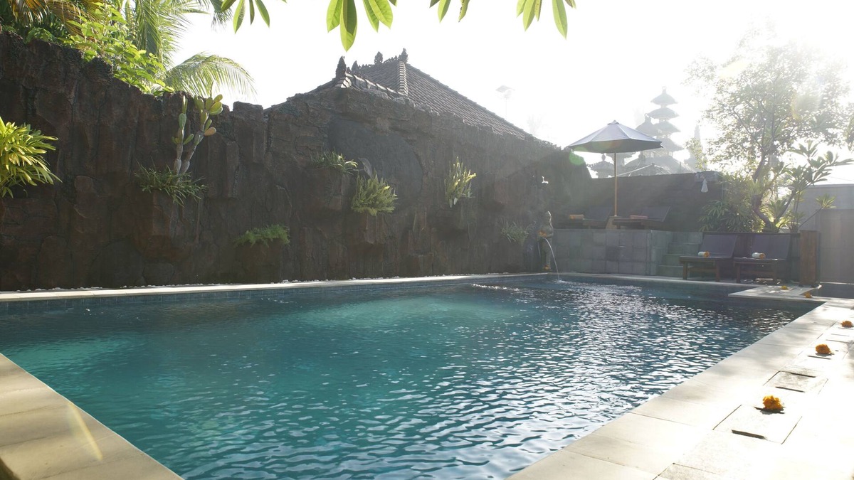 Anturan House | Private Balinese-style Bungalow and pool