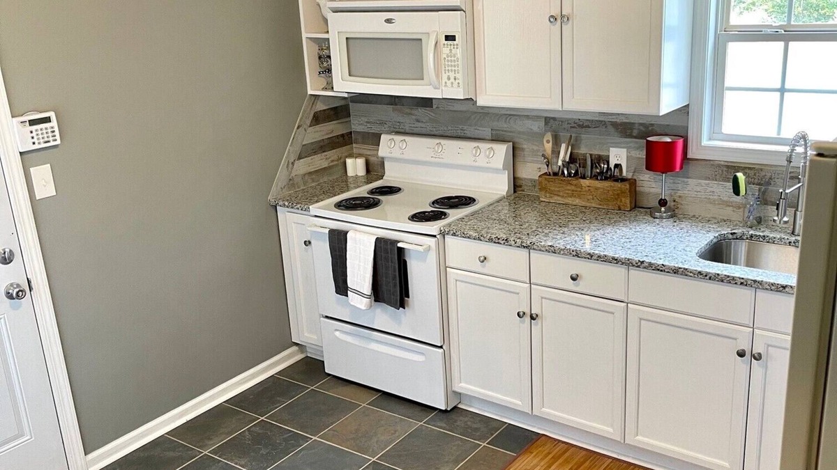Dallas Apartment | Private Basement Apartment