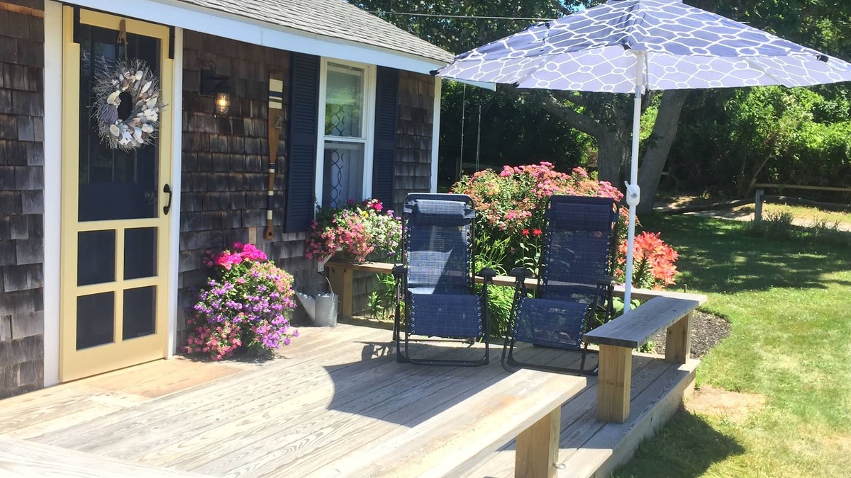 Barnstable House | Private Beach - Beachside Cottage on Barnstable Harbor