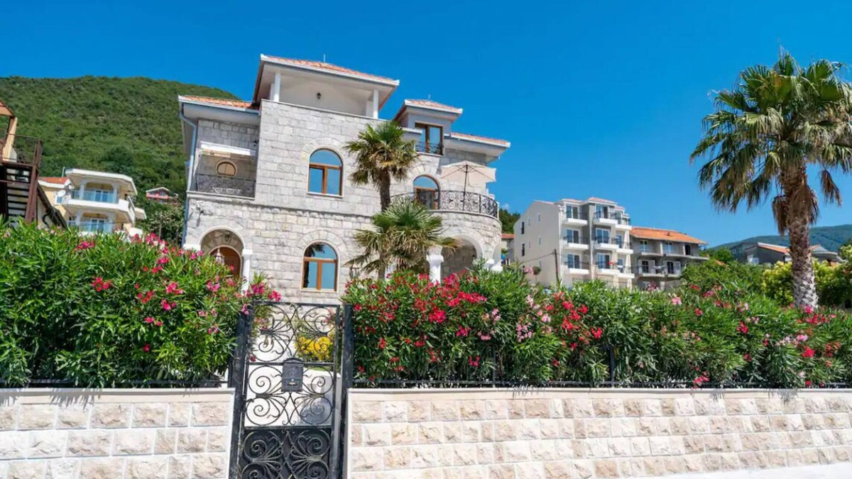 Bijela Villa | Private Beach, Full Sea View, Villa Garden Beach